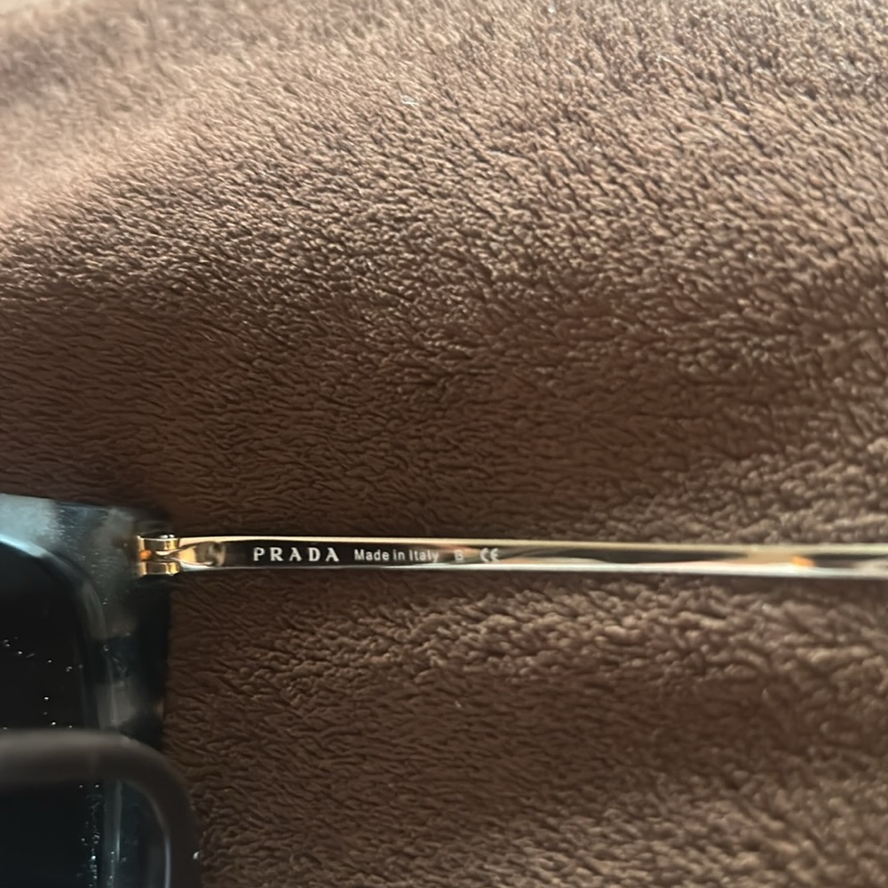 prada sunglasses - Picture 3 of 4